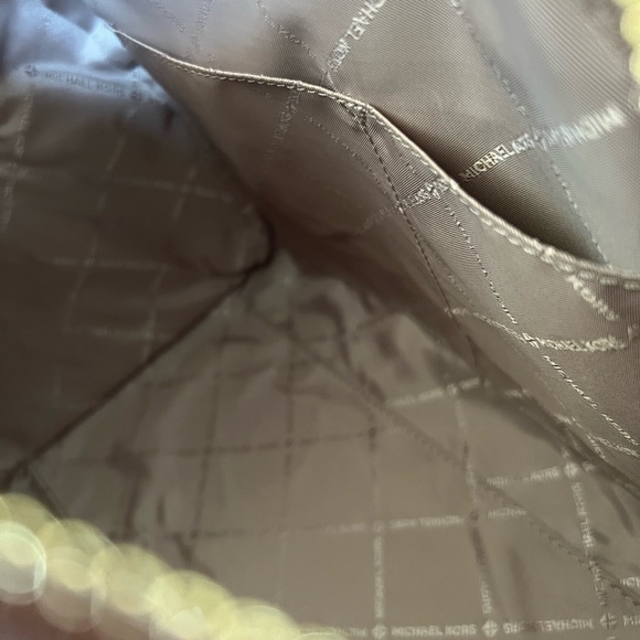 NWT MICHAEL KORS MEDIUM DAFFLE SATCHEL HANDBAG - Picture 7 of 8